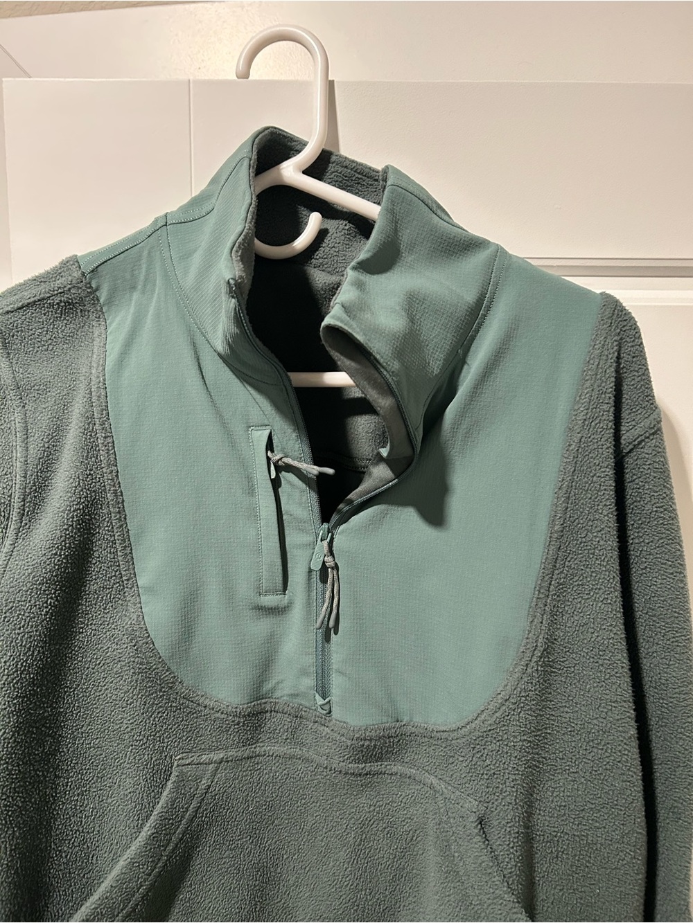 Lululemon Fleece + Ripstop Hiking Pullover Dark Forest /
Medium Forest/ size 8 - Picture 7 of 7